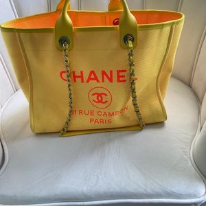Chanel Deville tote large